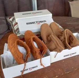 Brand NewMinnetonka Moccasins
